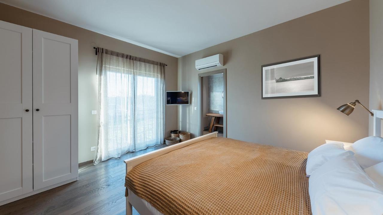 Villa & Jardin - Luxury Villa With Swimming Pool Vrh  Extérieur photo