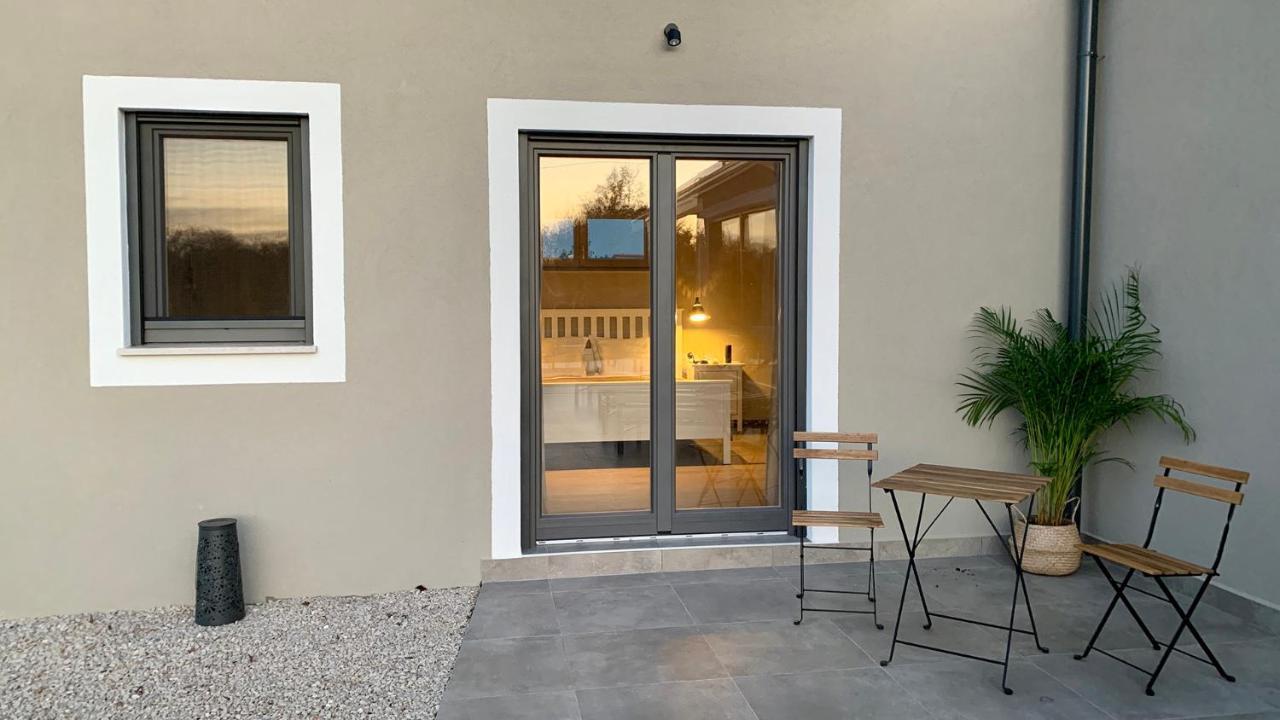 Villa & Jardin - Luxury Villa With Swimming Pool Vrh  Extérieur photo